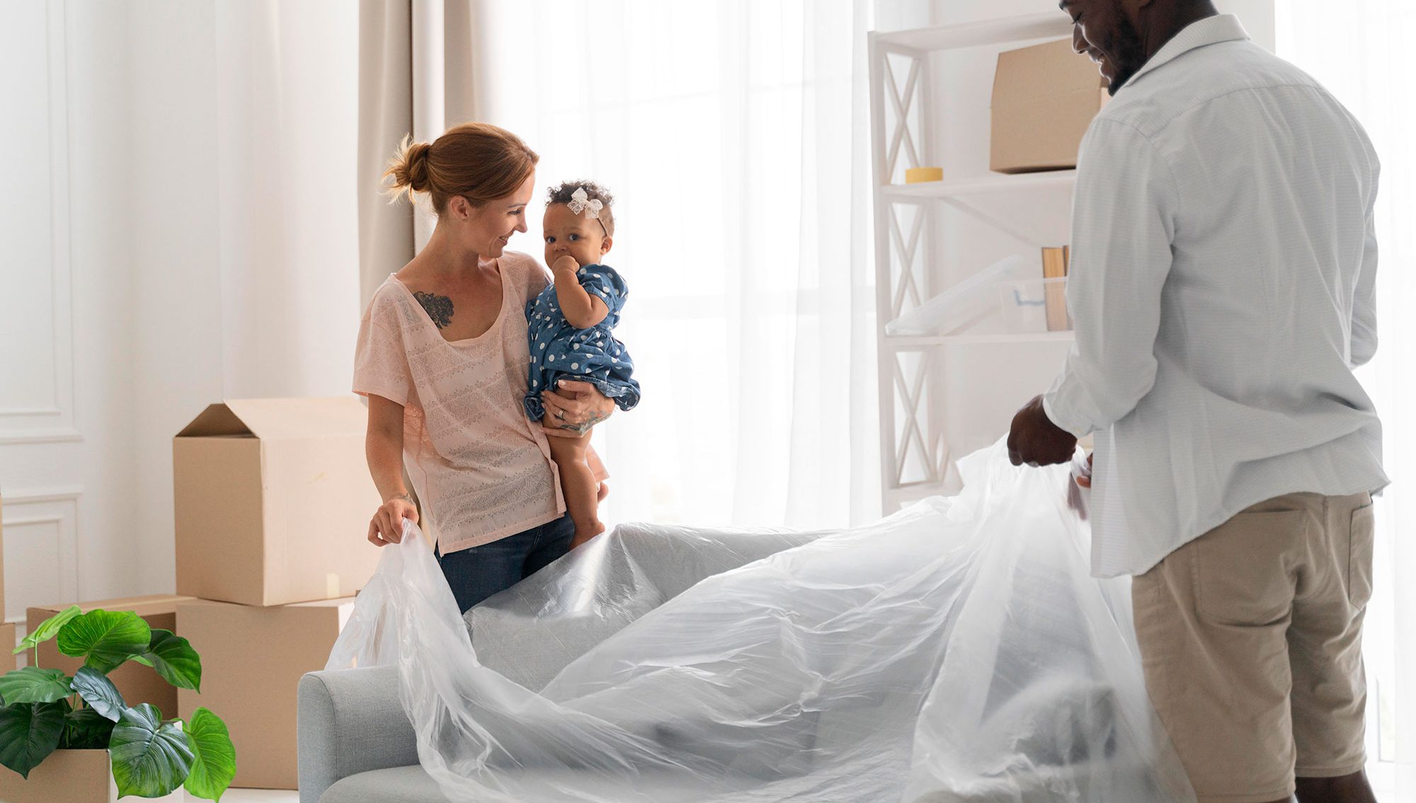 couple getting ready move with their daughter 1 e1670445921669 couple getting ready move with their daughter 1 e1670445921669